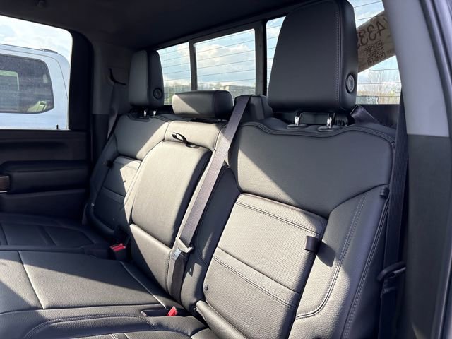 Used 2023 GMC Sierra 3500 Denali w/ Technology Package image 10