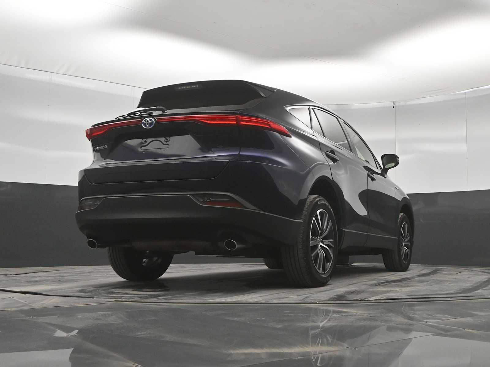Used 2021 Toyota Venza LE AWD/4WD image 39
