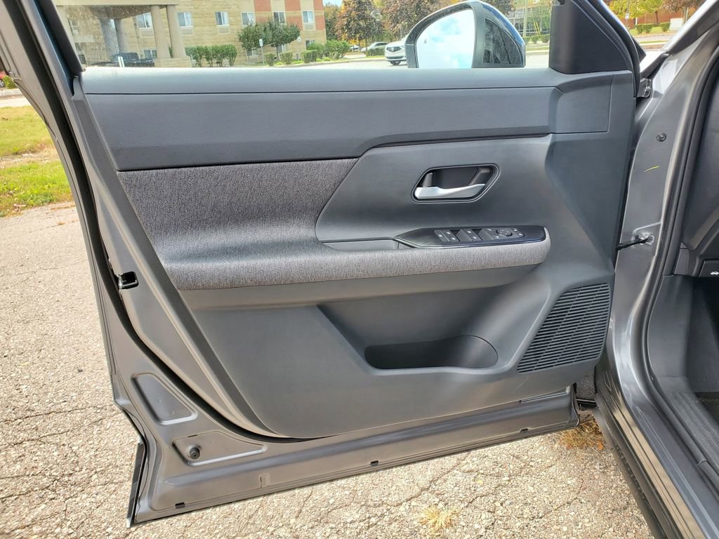 New 2026 Nissan Kicks SV w/ SV Premium Package image 13