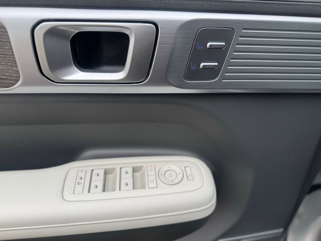 Certified 2024 Hyundai Santa Fe Calligraphy image 17