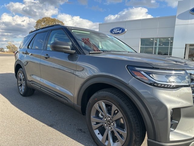 New 2026 Ford Explorer Active w/ Active Comfort Package image 7