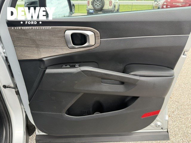 Used 2022 Kia Sorento EX w/ Panoramic Sunroof Package FWD image 42