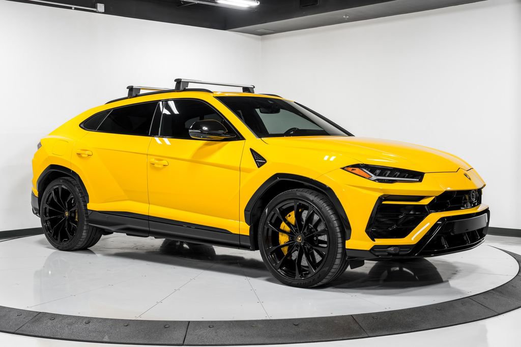 Used 2022 Lamborghini Urus AWD/4WD image 43