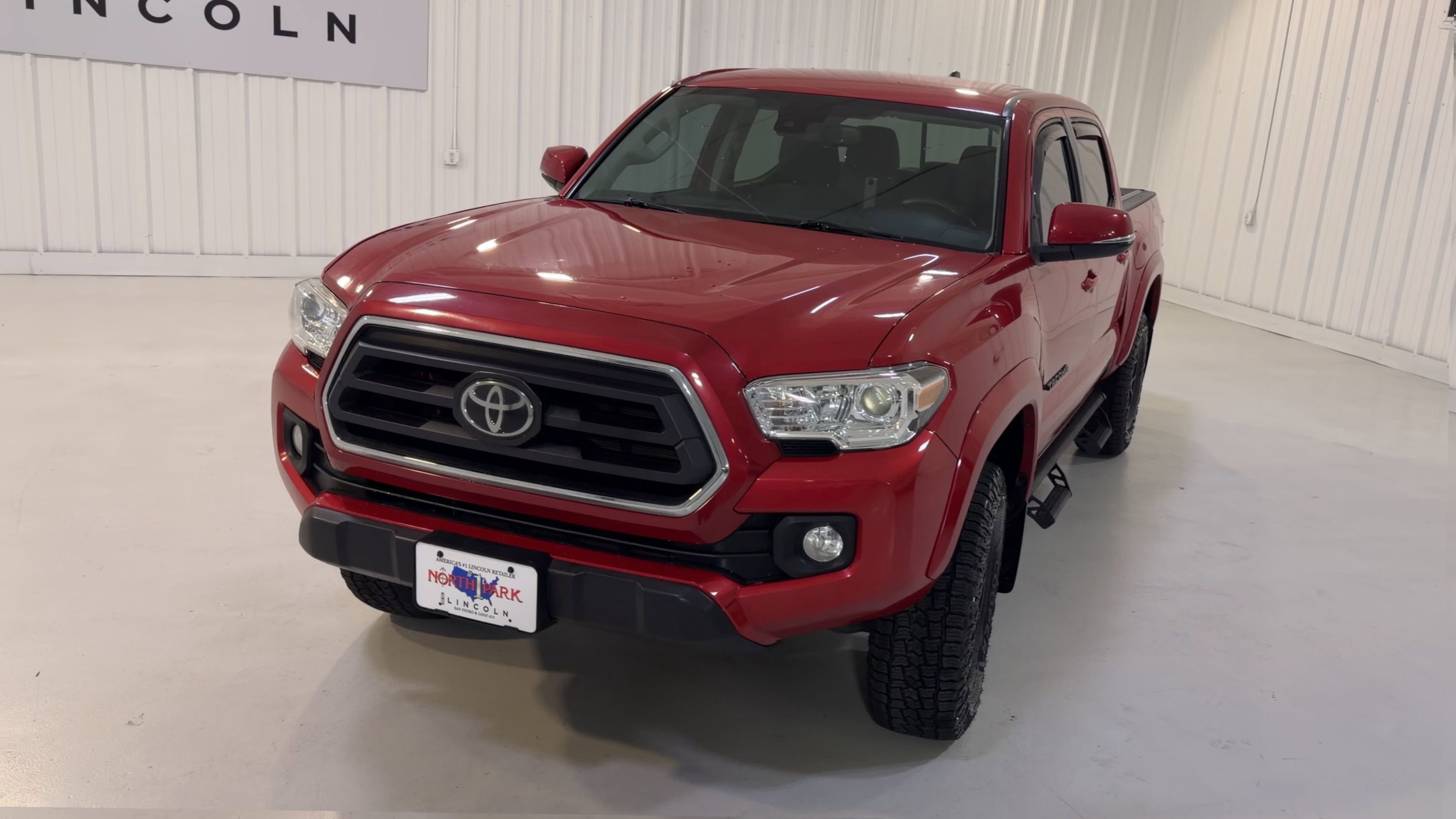 Used 2021 Toyota Tacoma SR5 w/ Technology Package AWD/4WD image 4