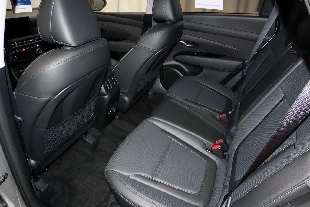 Certified 2025 Hyundai Tucson Limited image 22