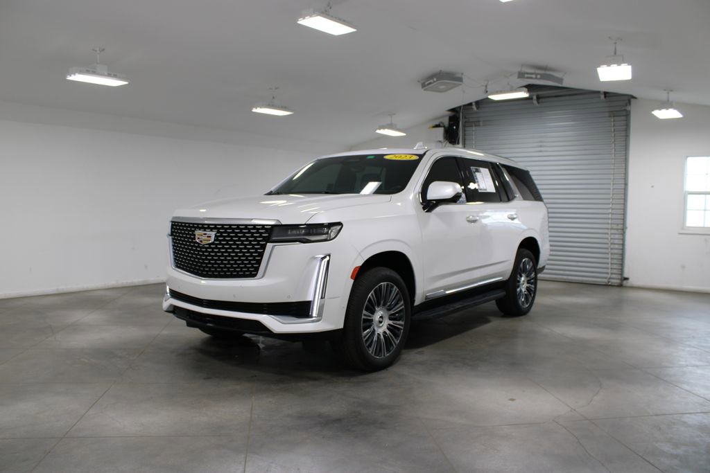 Used 2023 Cadillac Escalade Premium Luxury w/ LPO, Illumination Package RWD image 4