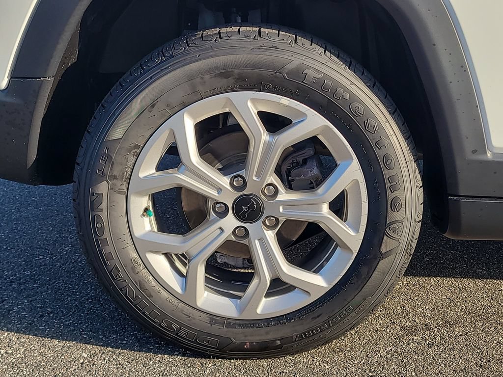 Certified 2025 Jeep Compass Latitude AWD/4WD image 6
