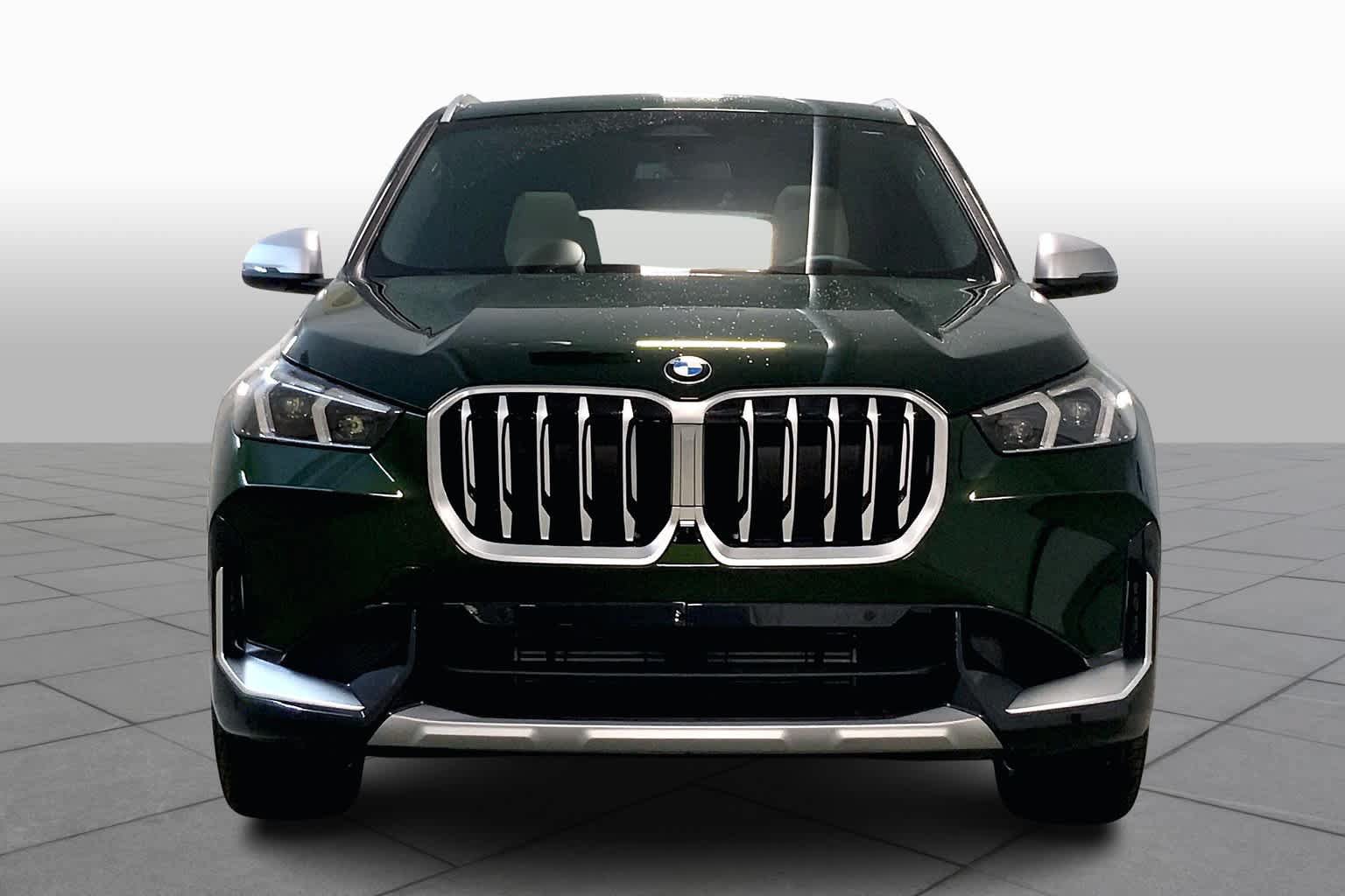 Used 2024 BMW X1 xDrive28i w/ Premium Package AWD/4WD image 3