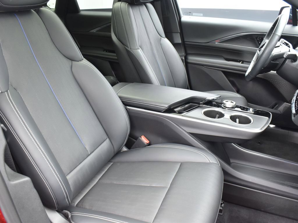 Certified 2024 Cadillac Lyriq Sport image 32