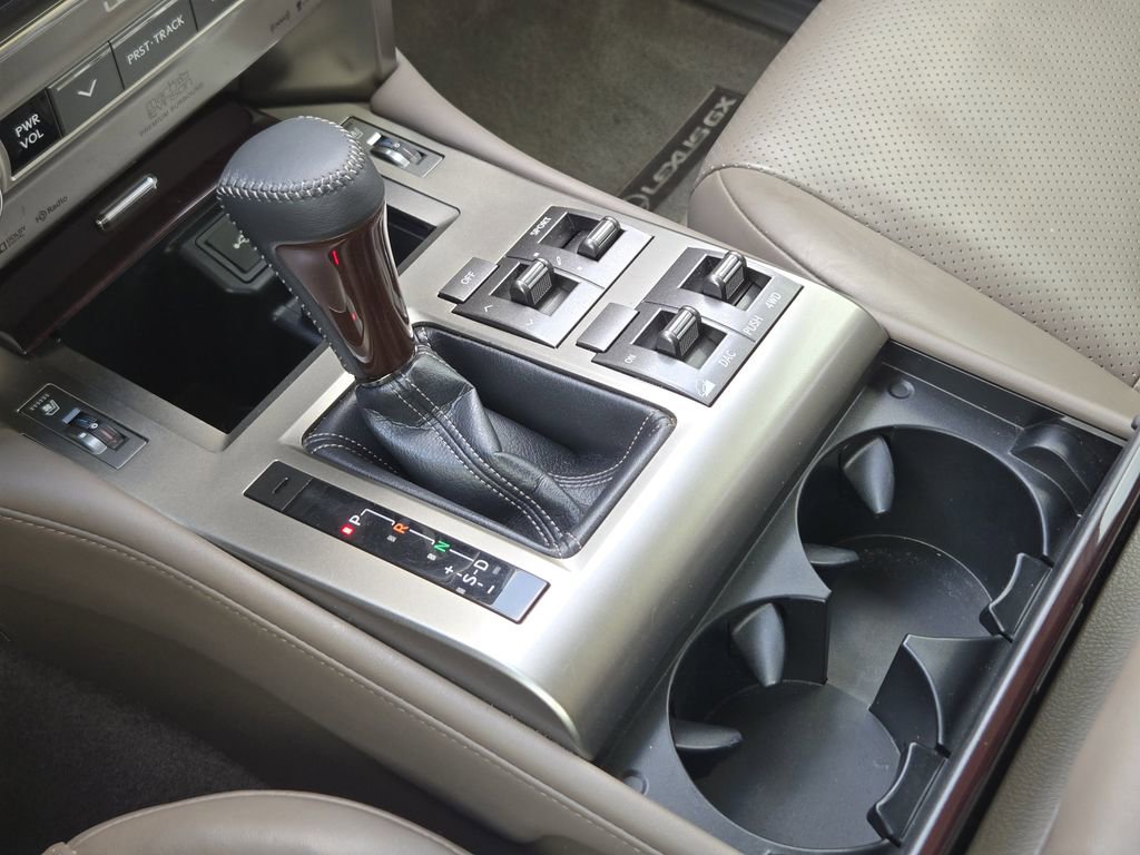 Used 2016 Lexus GX 460 Luxury w/ Preferred Accessory Package AWD/4WD image 19