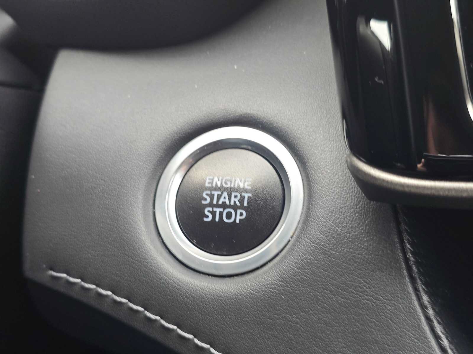 Used 2020 Toyota Highlander XLE AWD/4WD image 30