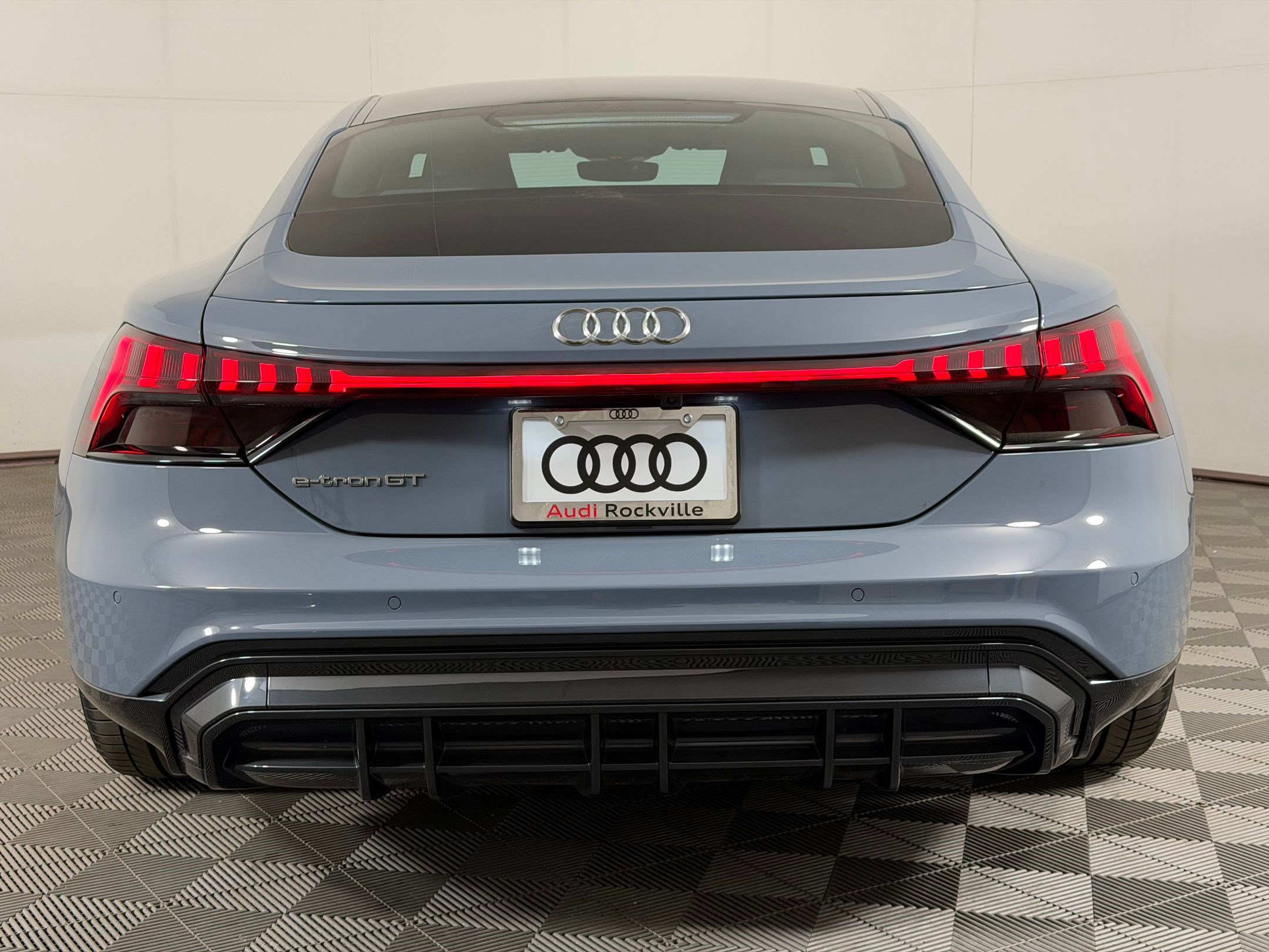 Used 2022 Audi e-tron GT Premium Plus AWD/4WD image 10