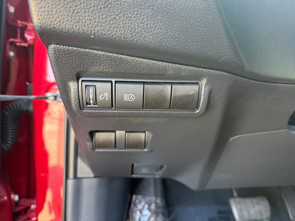 Used 2022 Toyota Corolla Cross LE w/ Moonroof Package FWD image 18