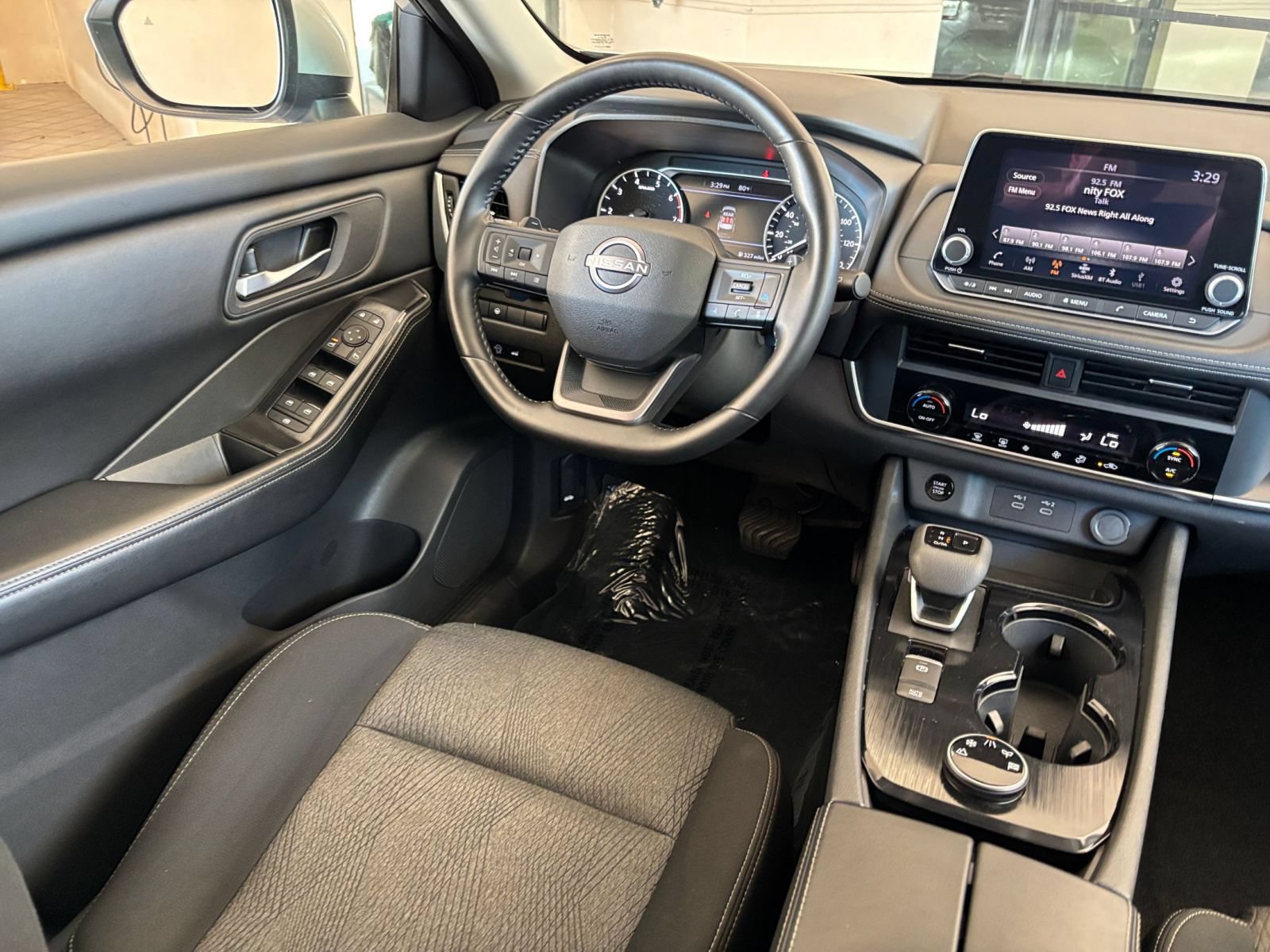 Used 2025 Nissan Rogue SV AWD/4WD image 45
