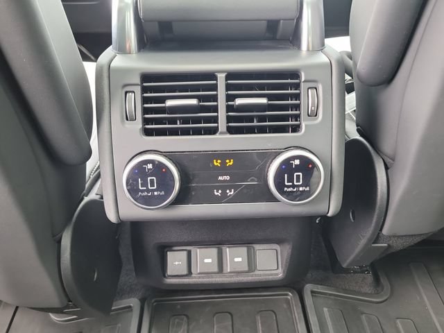 Used 2023 Land Rover Discovery Metropolitan Edition AWD/4WD image 18