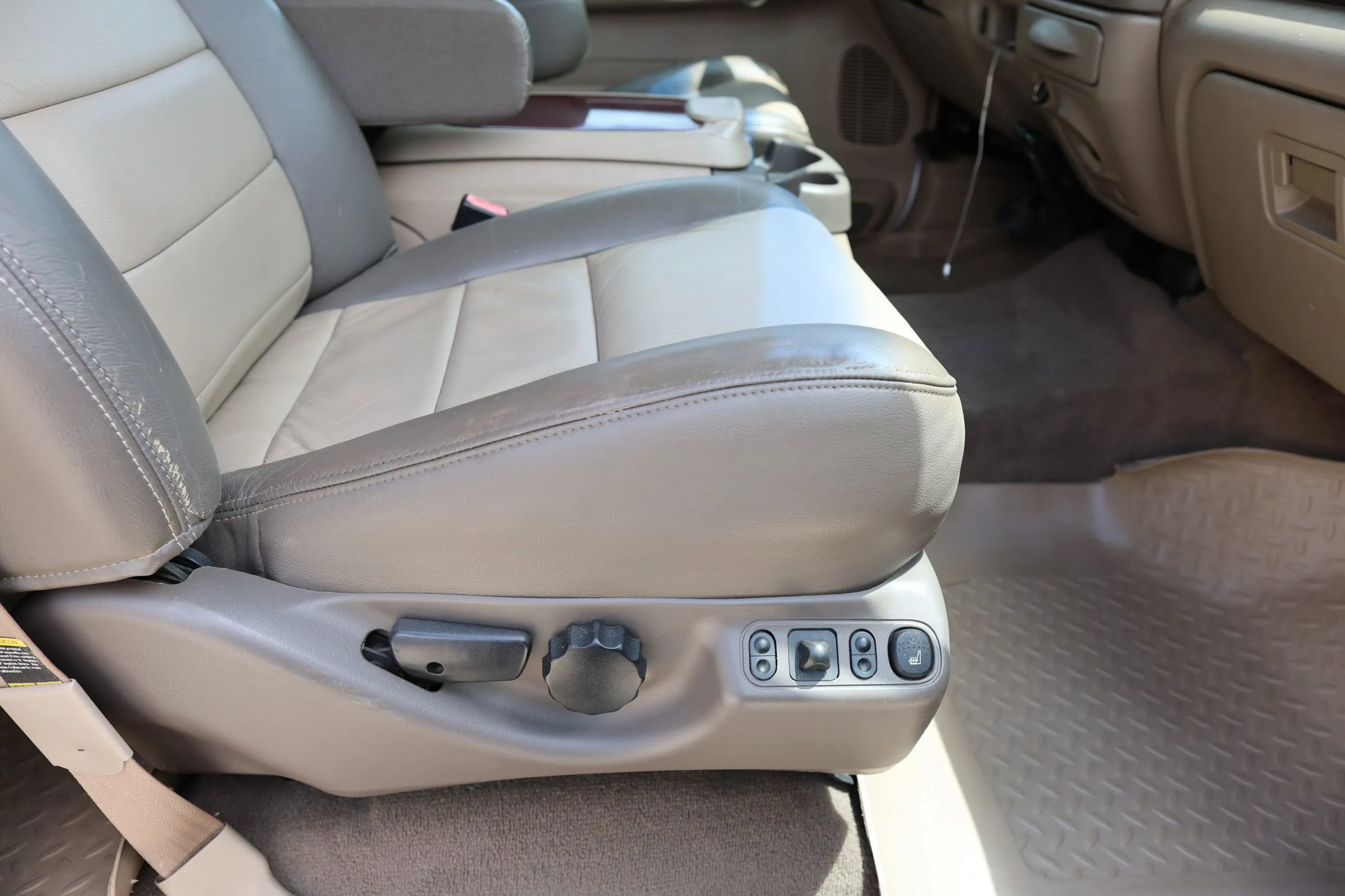 Used 2004 Ford Excursion Eddie Bauer AWD/4WD image 42