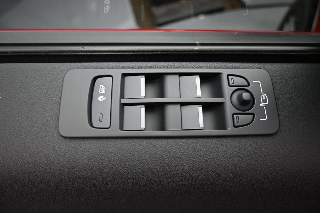 New 2026 Land Rover Discovery Sport Landmark AWD/4WD image 21