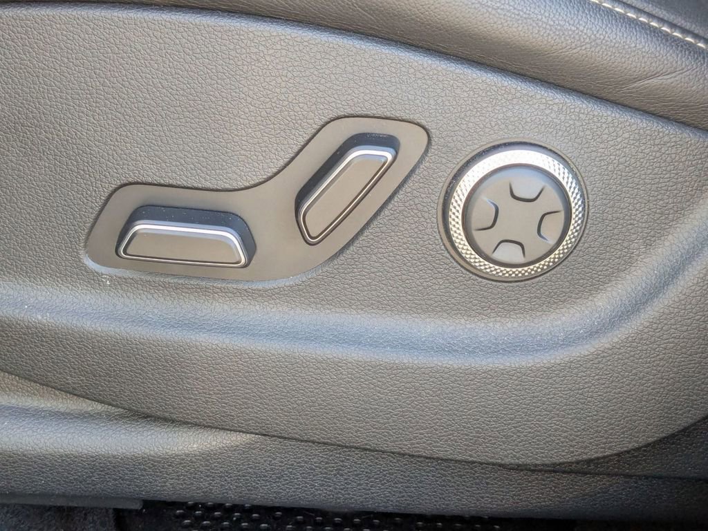 Used 2025 Genesis GV80 2.5T Standard image 18