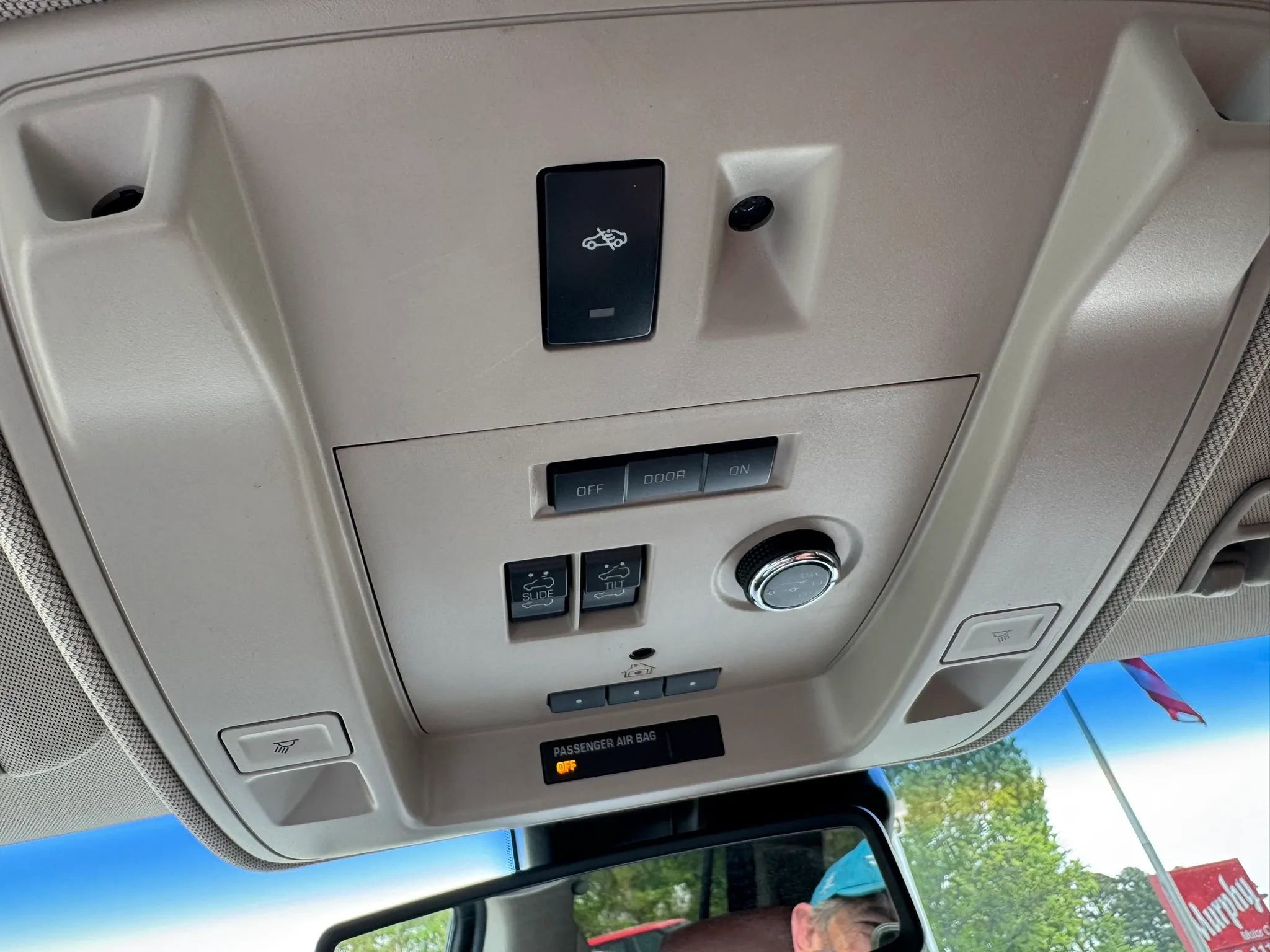 Used 2015 Cadillac Escalade Luxury image 33