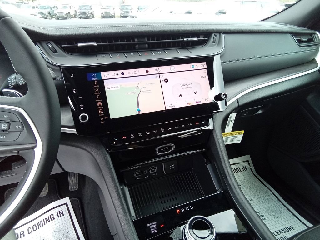 New 2026 Jeep Grand Cherokee Altitude image 20