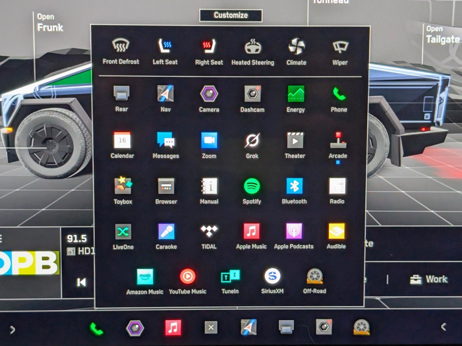 Used 2025 Tesla Cybertruck AWD Crew Cab image 38