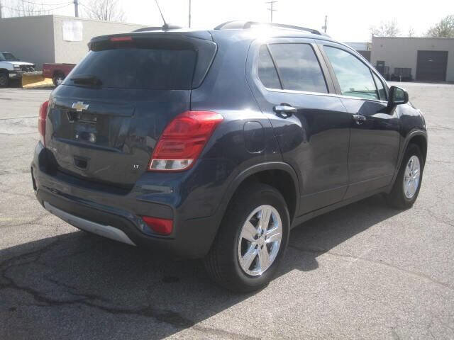 Used 2018 Chevrolet Trax LT w/ LT Convenience Package image 5