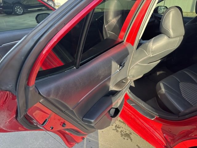 Used 2021 Toyota Camry SE image 12