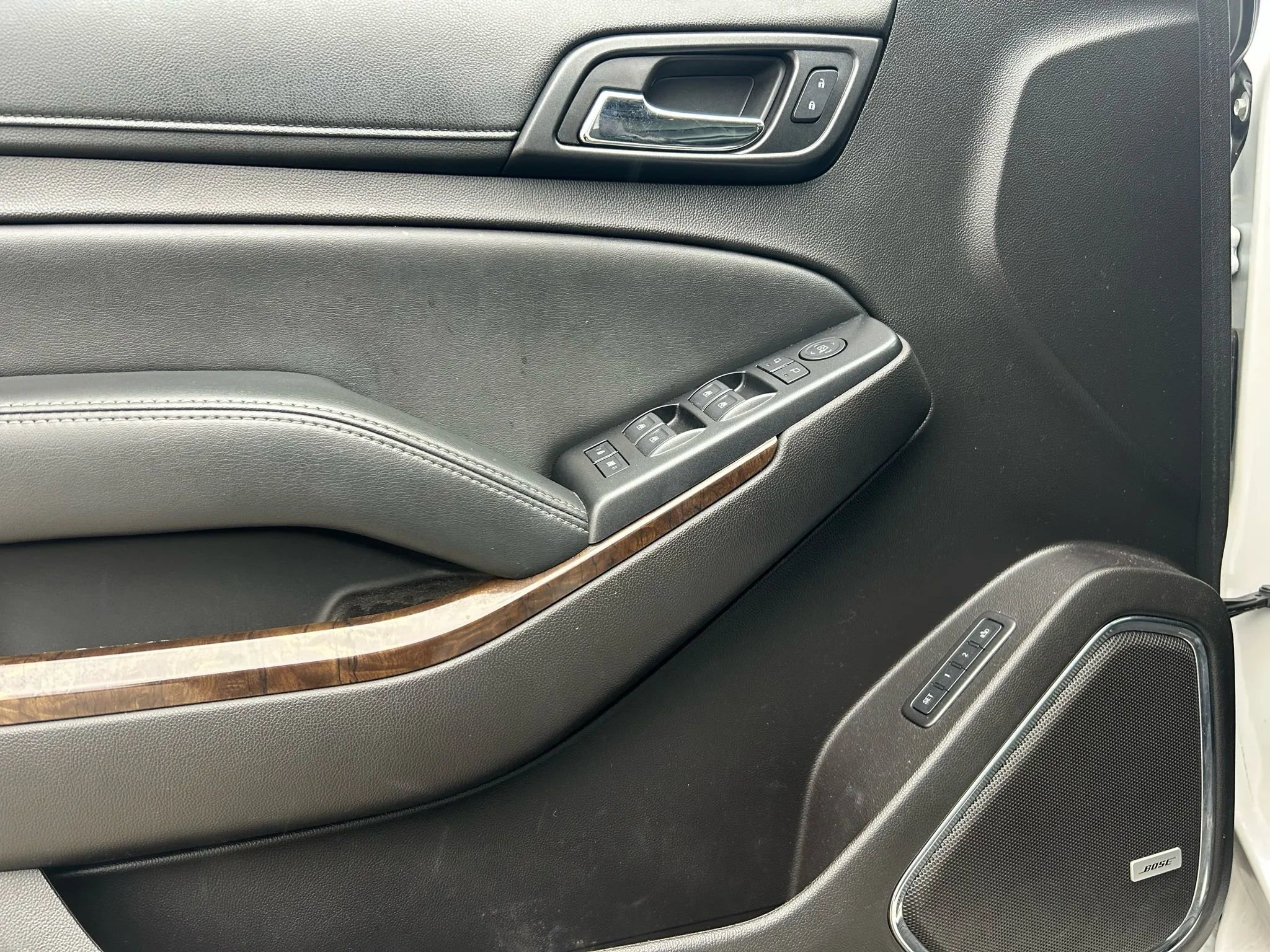 Used 2016 Chevrolet Suburban LT image 17