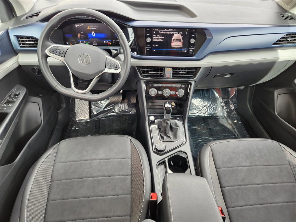 New 2024 Volkswagen Taos SE image 2