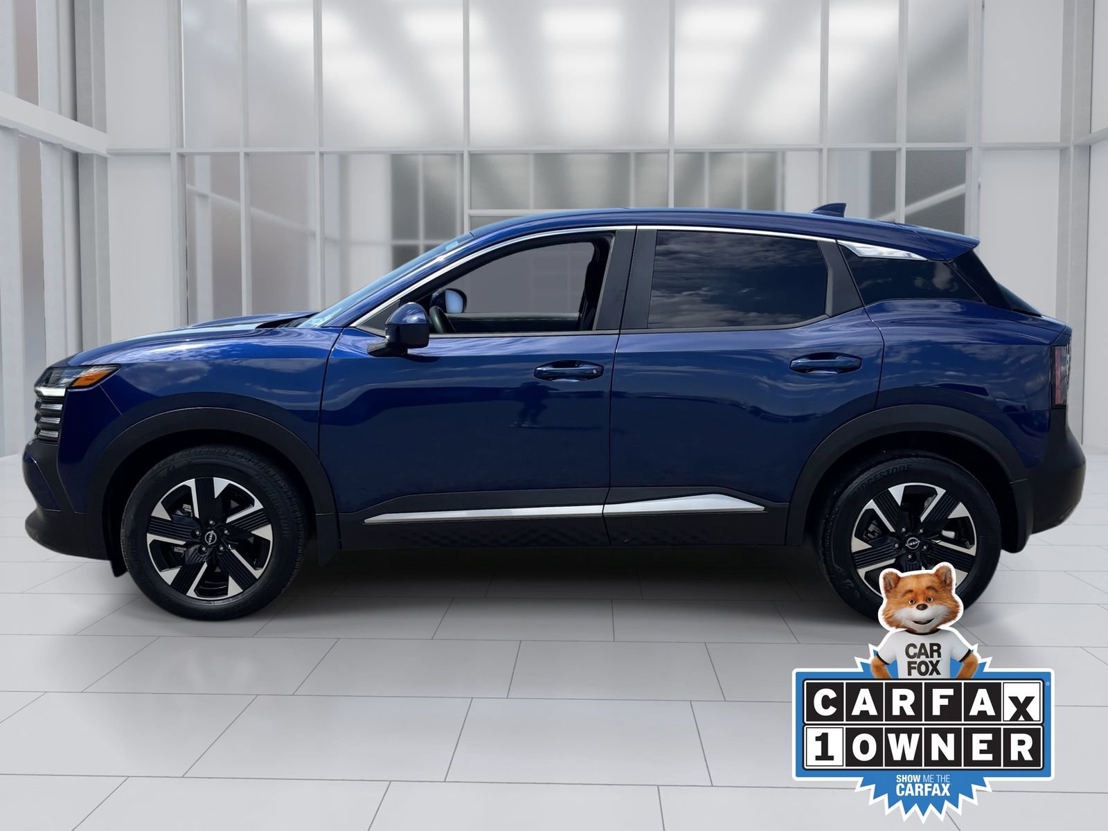 Used 2025 Nissan Kicks SV AWD/4WD image 3