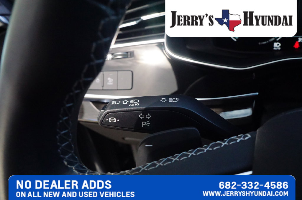 Used 2025 Audi Q8 Premium Plus AWD/4WD image 17