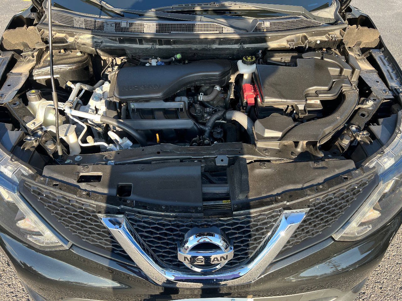 Used 2017 Nissan Rogue Sport SV AWD/4WD image 40