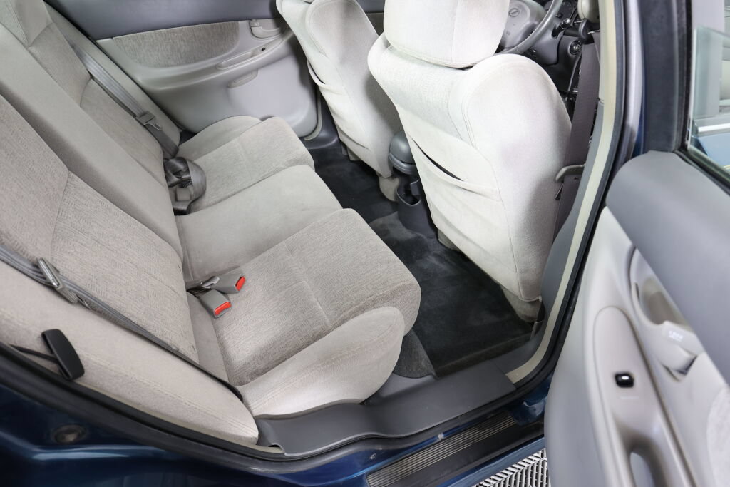 Used 2002 Oldsmobile Alero GL w/ Sun & Sound Pkg FWD image 22
