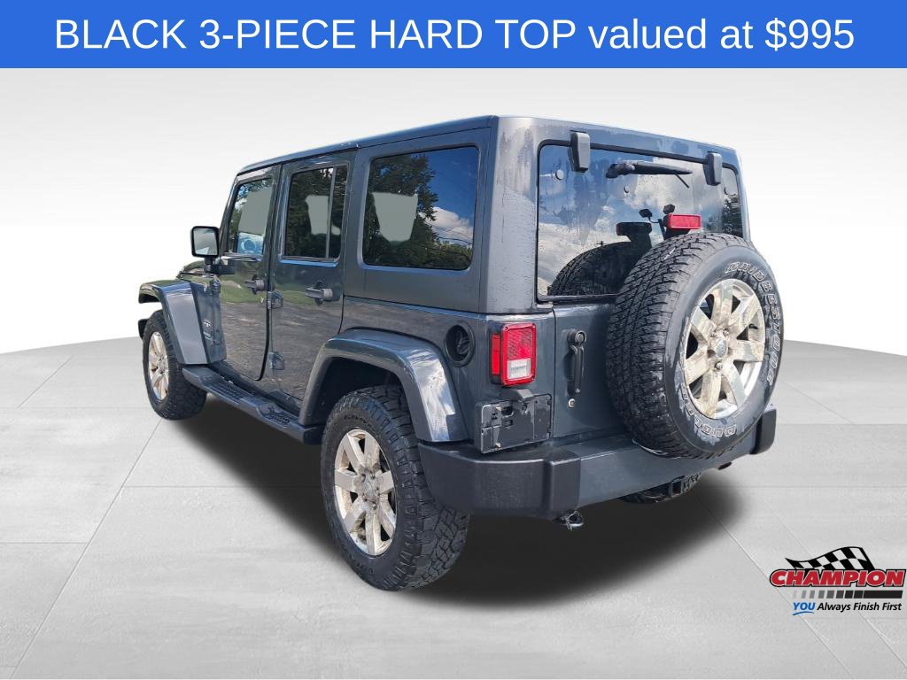 Used 2017 Jeep Wrangler Unlimited Sahara w/ Connectivity Group AWD/4WD image 3