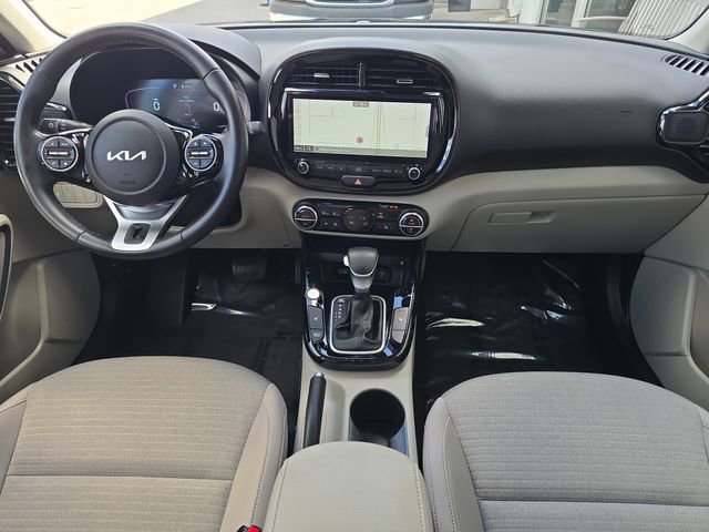 Used 2024 Kia Soul EX image 11