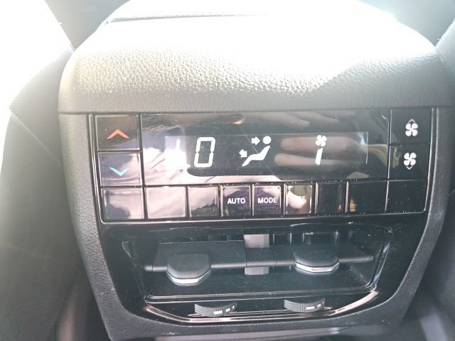 Used 2024 Jeep Grand Cherokee L Laredo AWD/4WD image 15