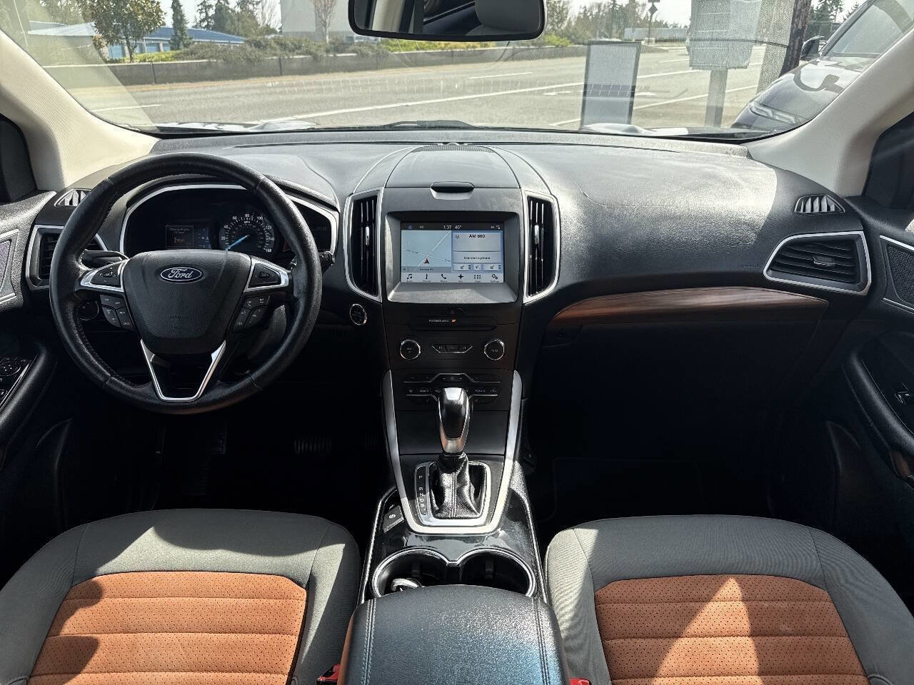 Used 2018 Ford Edge SEL w/ SEL Appearance Package image 21