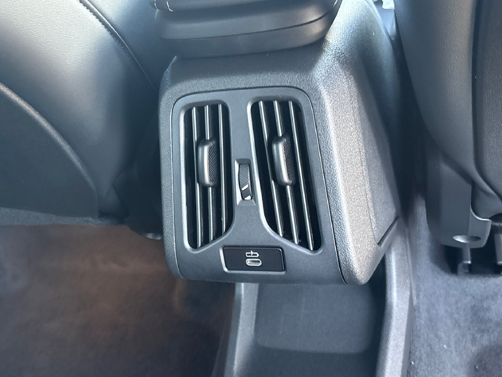 New 2026 BMW X2 xDrive28i AWD/4WD image 16