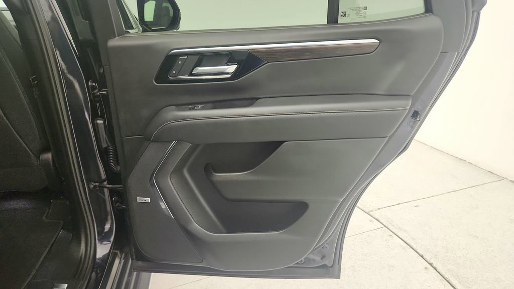 Certified 2025 Chevrolet Tahoe Premier image 35