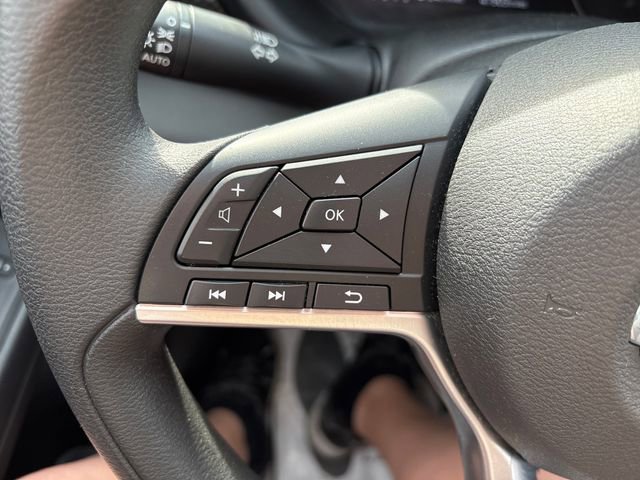 Used 2021 Nissan Kicks SV image 10