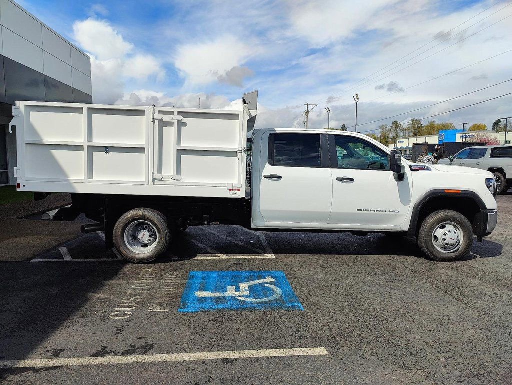 Used 2025 GMC Sierra 3500 Pro w/ Convenience Package AWD/4WD image 9