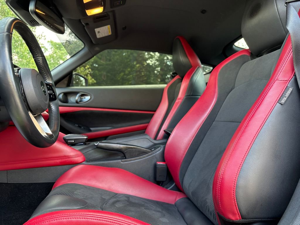 Used 2024 Nissan Z Performance w/ Floor Mat Package RWD image 4