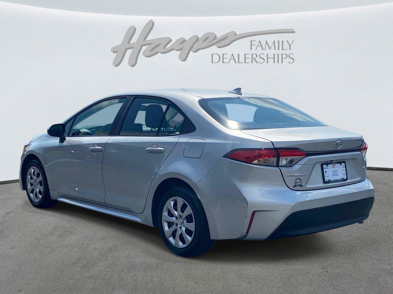 Used 2025 Toyota Corolla LE FWD image 7