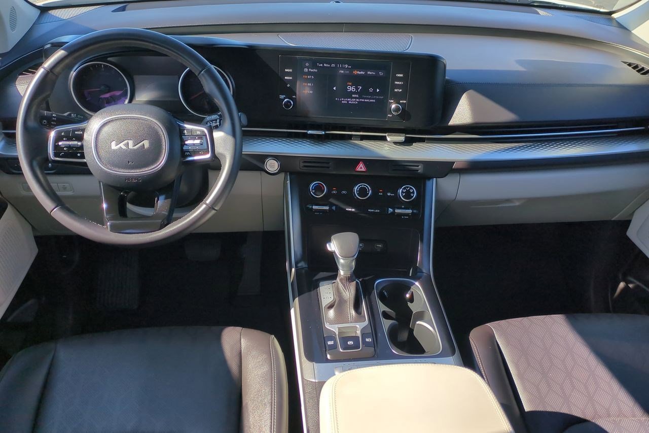 Certified 2024 Kia Carnival LX image 20