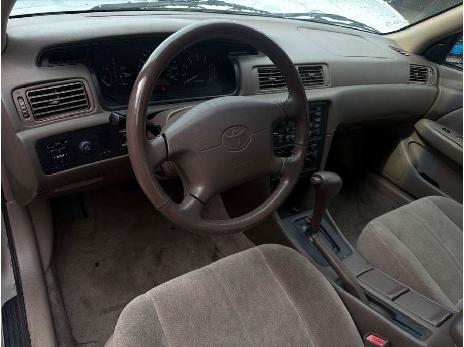 Used 1999 Toyota Camry LE FWD image 2