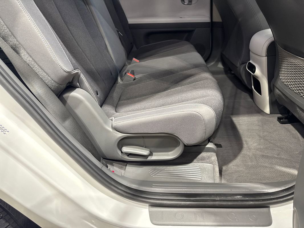 Used 2024 Hyundai Ioniq 5 SE image 91
