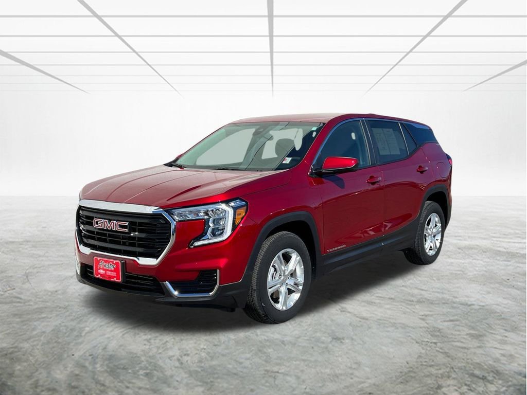 Used 2024 GMC Terrain SLE image 1