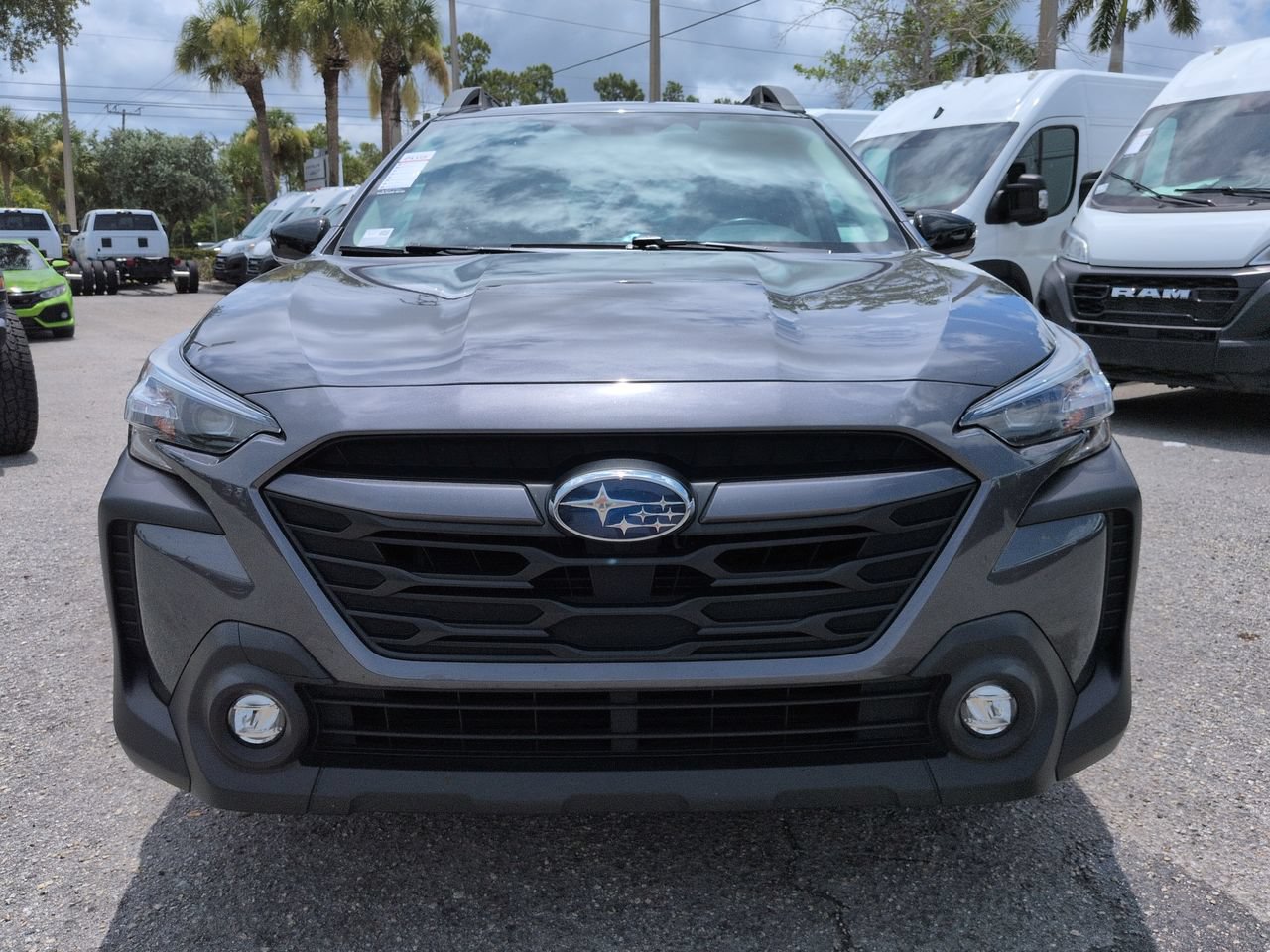 Used 2025 Subaru Outback Premium AWD/4WD image 3