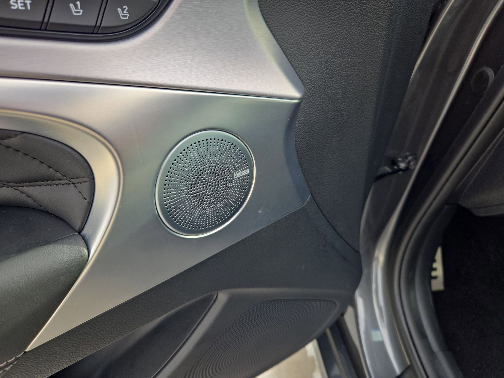 Used 2020 Genesis G70 3.3T w/ Prestige Package image 15