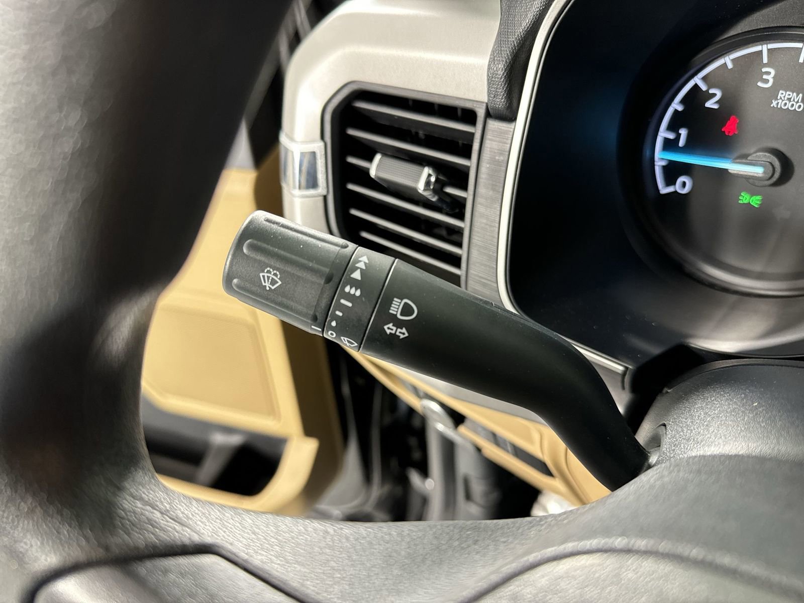 Used 2023 Ford F150 XLT image 14